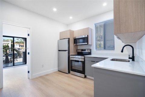 Снять в аренду квартиру в Майами, Флорида 2 спальни, 65.03м2, № 2006521 - фото 3