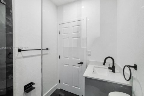 Снять в аренду квартиру в Майами, Флорида 2 спальни, 65.03м2, № 2006521 - фото 23