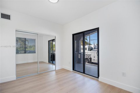 Снять в аренду квартиру в Майами, Флорида 2 спальни, 65.03м2, № 2006521 - фото 11