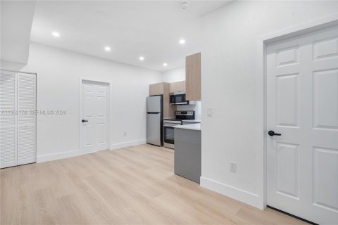 Снять в аренду квартиру в Майами, Флорида 2 спальни, 65.03м2, № 2006521 - фото 15