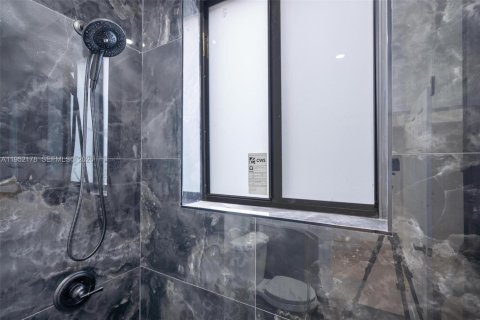 Снять в аренду квартиру в Майами, Флорида 2 спальни, 65.03м2, № 2006521 - фото 19