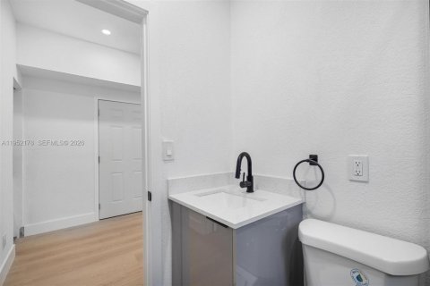 Снять в аренду квартиру в Майами, Флорида 2 спальни, 65.03м2, № 2006521 - фото 8