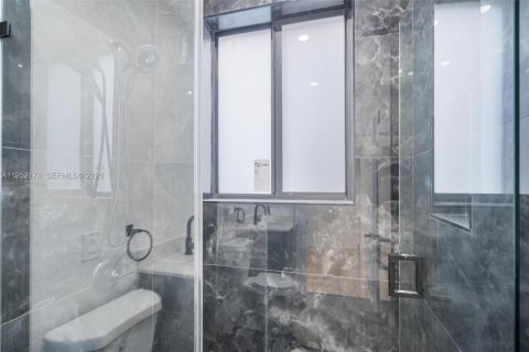 Снять в аренду квартиру в Майами, Флорида 2 спальни, 65.03м2, № 2006521 - фото 22