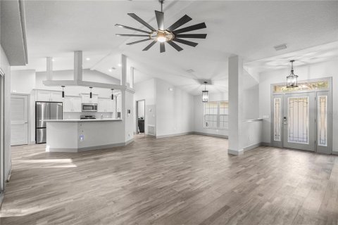 House in Dunnellon, Florida 3 bedrooms, 199.37 sq.m. № 2197989 - photo 9