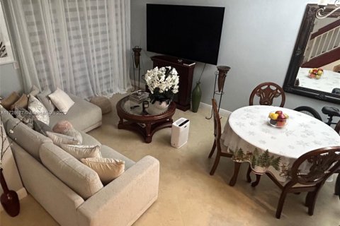 Copropriété à vendre à Hialeah, Floride: 1 chambre, 82.4 m2 № 1985067 - photo 6