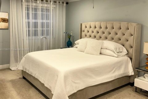 Copropriété à vendre à Hialeah, Floride: 1 chambre, 82.4 m2 № 1985067 - photo 19