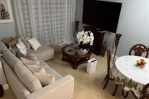 Copropriété à vendre à Hialeah, Floride: 1 chambre, 82.4 m2 № 1985067 - photo 4