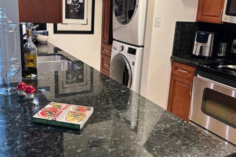 Copropriété à vendre à Hialeah, Floride: 1 chambre, 82.4 m2 № 1985067 - photo 9