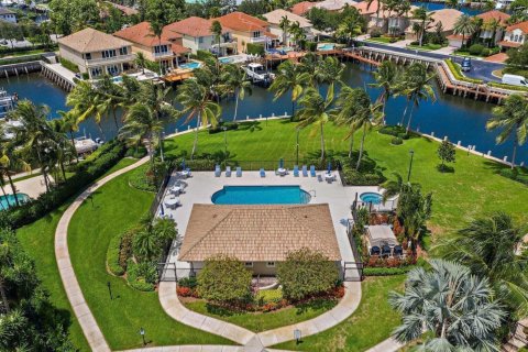 Casa en alquiler en North Palm Beach, Florida, 5 dormitorios, 381.18 m2 № 1151413 - foto 1