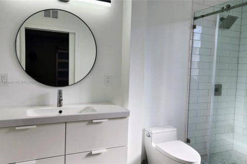 Villa ou maison à louer à Miami, Floride: 1 chambre, 242.75 m2 № 1863888 - photo 14