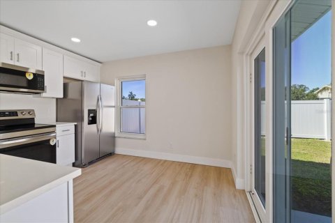 Villa ou maison à vendre à Tampa, Floride: 3 chambres, 110.18 m2 № 2432754 - photo 9
