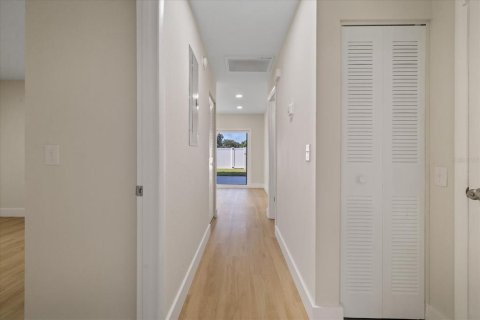 Villa ou maison à vendre à Tampa, Floride: 3 chambres, 110.18 m2 № 2432754 - photo 21