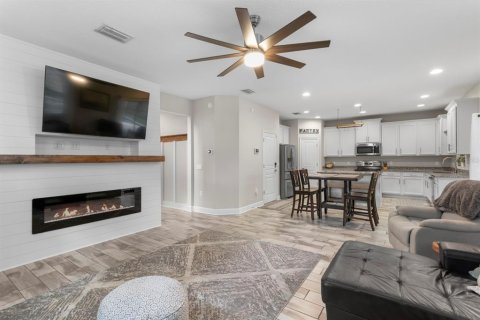 Villa ou maison à vendre à Tampa, Floride: 4 chambres, 224.73 m2 № 1835650 - photo 4
