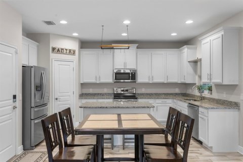 Villa ou maison à vendre à Tampa, Floride: 4 chambres, 224.73 m2 № 1835650 - photo 3