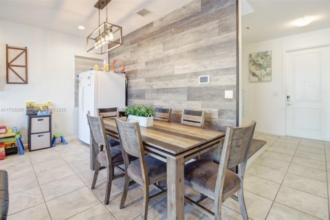 Купить виллу или дом в Хомстед, Флорида 4 спальни, 201.04м2, № 1934502 - фото 7