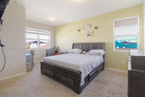 Купить виллу или дом в Хомстед, Флорида 4 спальни, 201.04м2, № 1934502 - фото 14