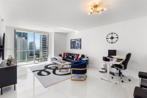 Condo in Miami, Florida, 1 bedroom  № 1960957 - photo 29
