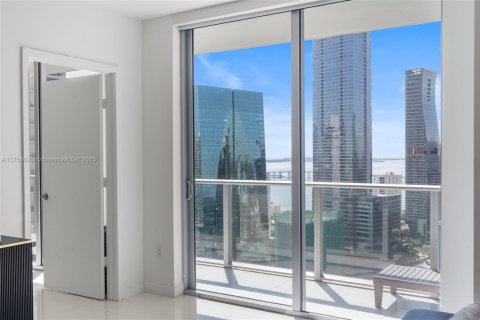 Condo in Miami, Florida, 1 bedroom  № 1960957 - photo 6