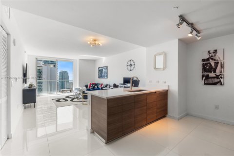Condo in Miami, Florida, 1 bedroom  № 1960957 - photo 5
