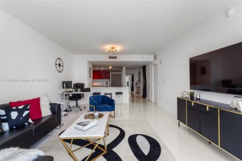 Condo in Miami, Florida, 1 bedroom  № 1960957 - photo 30