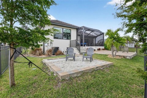 Villa ou maison à vendre à Punta Gorda, Floride: 3 chambres, 215.44 m2 № 2234944 - photo 6