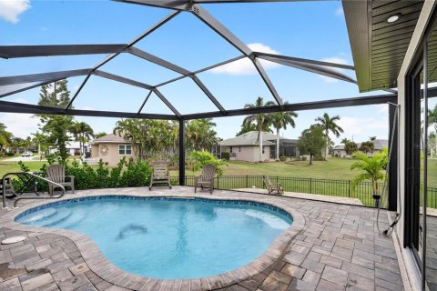 Villa ou maison à vendre à Punta Gorda, Floride: 3 chambres, 215.44 m2 № 2234944 - photo 3