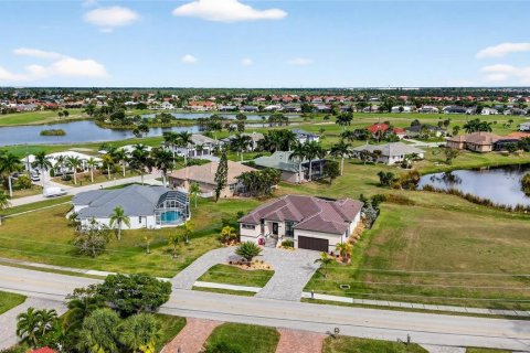 Villa ou maison à vendre à Punta Gorda, Floride: 3 chambres, 215.44 m2 № 2234944 - photo 2