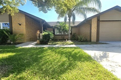 Casa en Holiday, Florida 2 dormitorios, 123.93 m2 № 2379168