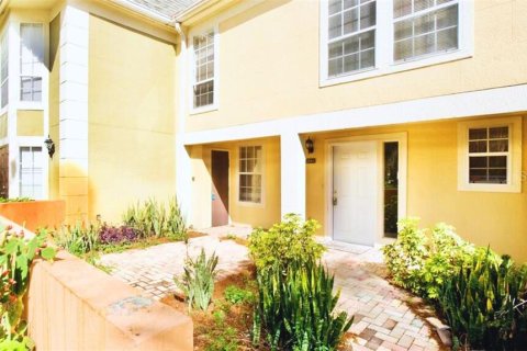 Adosado en alquiler en Orlando, Florida, 2 dormitorios, 127.83 m2 № 1858431 - foto 1