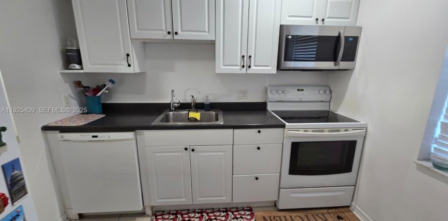 Condo à Margate, Floride, 2 chambres  № 1983909
