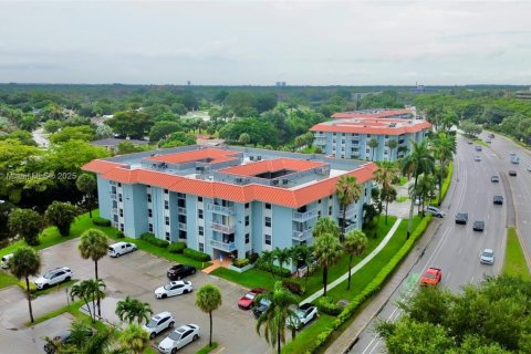 Condo in Plantation, Florida, 2 bedrooms  № 1819712 - photo 22