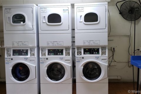 Copropriété à louer à Plantation, Floride: 2 chambres, 76.92 m2 № 1967772 - photo 4