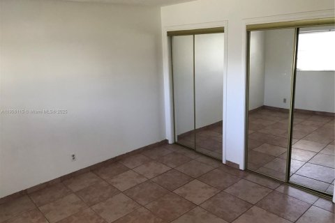 Copropriété à louer à Plantation, Floride: 2 chambres, 76.92 m2 № 1967772 - photo 15