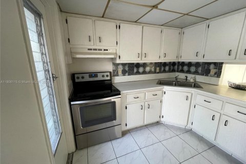 Copropriété à louer à Plantation, Floride: 2 chambres, 76.92 m2 № 1967772 - photo 16