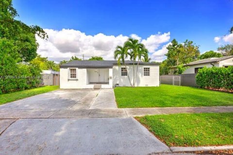 Casa en venta en West Miami, Florida, 3 dormitorios, 135.27 m2 № 1945834 - foto 3