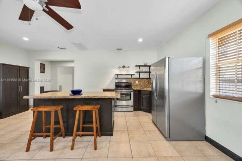Casa en venta en West Miami, Florida, 3 dormitorios, 135.27 m2 № 1945834 - foto 19