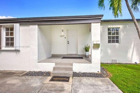 Casa en venta en West Miami, Florida, 3 dormitorios, 135.27 m2 № 1945834 - foto 9