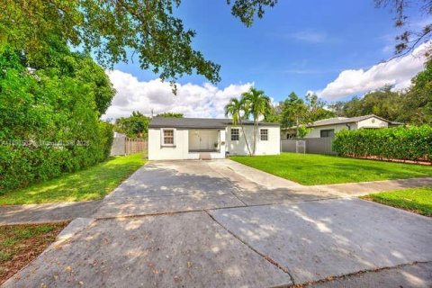 Casa en venta en West Miami, Florida, 3 dormitorios, 135.27 m2 № 1945834 - foto 4