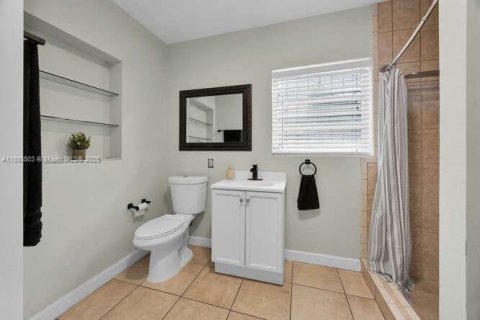 Casa en venta en West Miami, Florida, 3 dormitorios, 135.27 m2 № 1945834 - foto 30