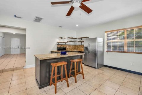 Casa en venta en West Miami, Florida, 3 dormitorios, 135.27 m2 № 1945834 - foto 21