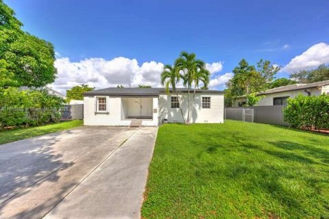 Casa en venta en West Miami, Florida, 3 dormitorios, 135.27 m2 № 1945834 - foto 7