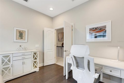 House in Sarasota, Florida 2 bedrooms, 141.58 sq.m. № 1851779 - photo 10