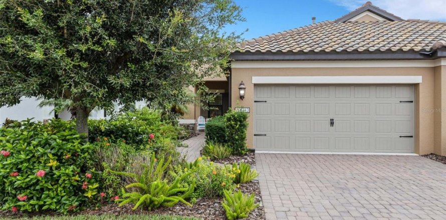 House in Sarasota, Florida 2 bedrooms, 141.58 sq.m. № 1851779