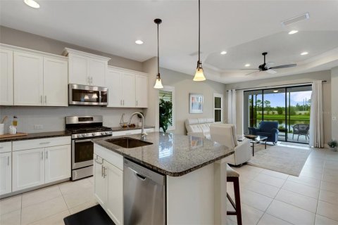 House in Sarasota, Florida 2 bedrooms, 141.58 sq.m. № 1851779 - photo 18