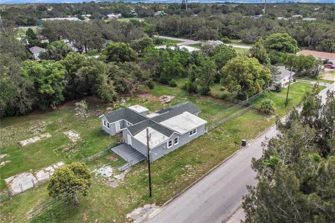 House in Avon Park, Florida 4 bedrooms, 192.96 sq.m. № 2135565 - photo 22