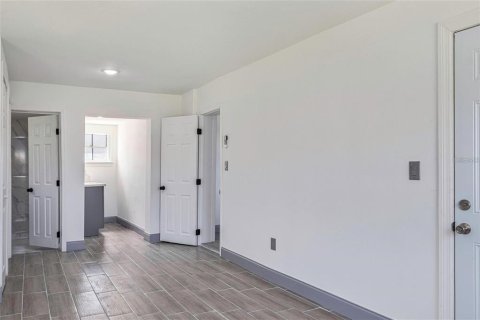 House in Avon Park, Florida 4 bedrooms, 192.96 sq.m. № 2135565 - photo 13
