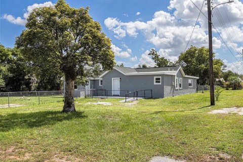 House in Avon Park, Florida 4 bedrooms, 192.96 sq.m. № 2135565 - photo 4