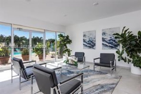 Купить кондоминиум в Халландейл-Бич, Флорида 2 спальни, 116.13м2, № 2009680 - фото 20