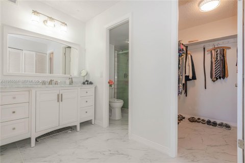 Купить кондоминиум в Халландейл-Бич, Флорида 2 спальни, 116.13м2, № 2009680 - фото 13