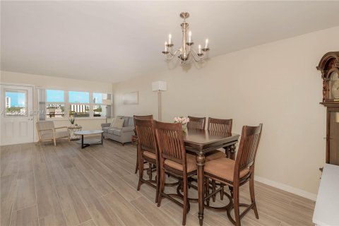 Купить кондоминиум в Халландейл-Бич, Флорида 2 спальни, 116.13м2, № 2009680 - фото 3